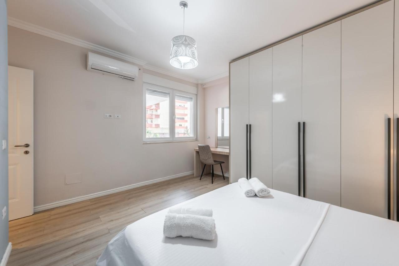 Dream Apartment - Fully Equipped Durres Bagian luar foto