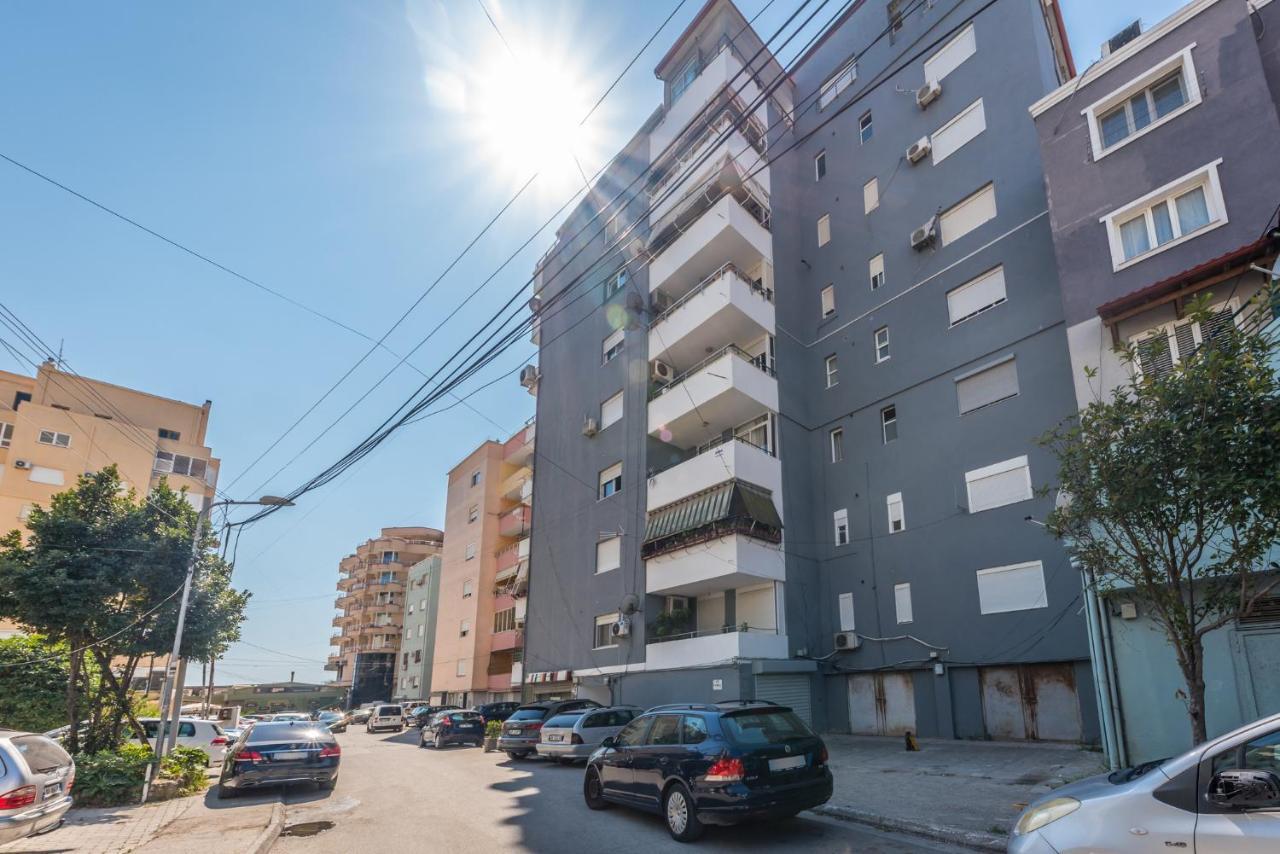 Dream Apartment - Fully Equipped Durres Bagian luar foto